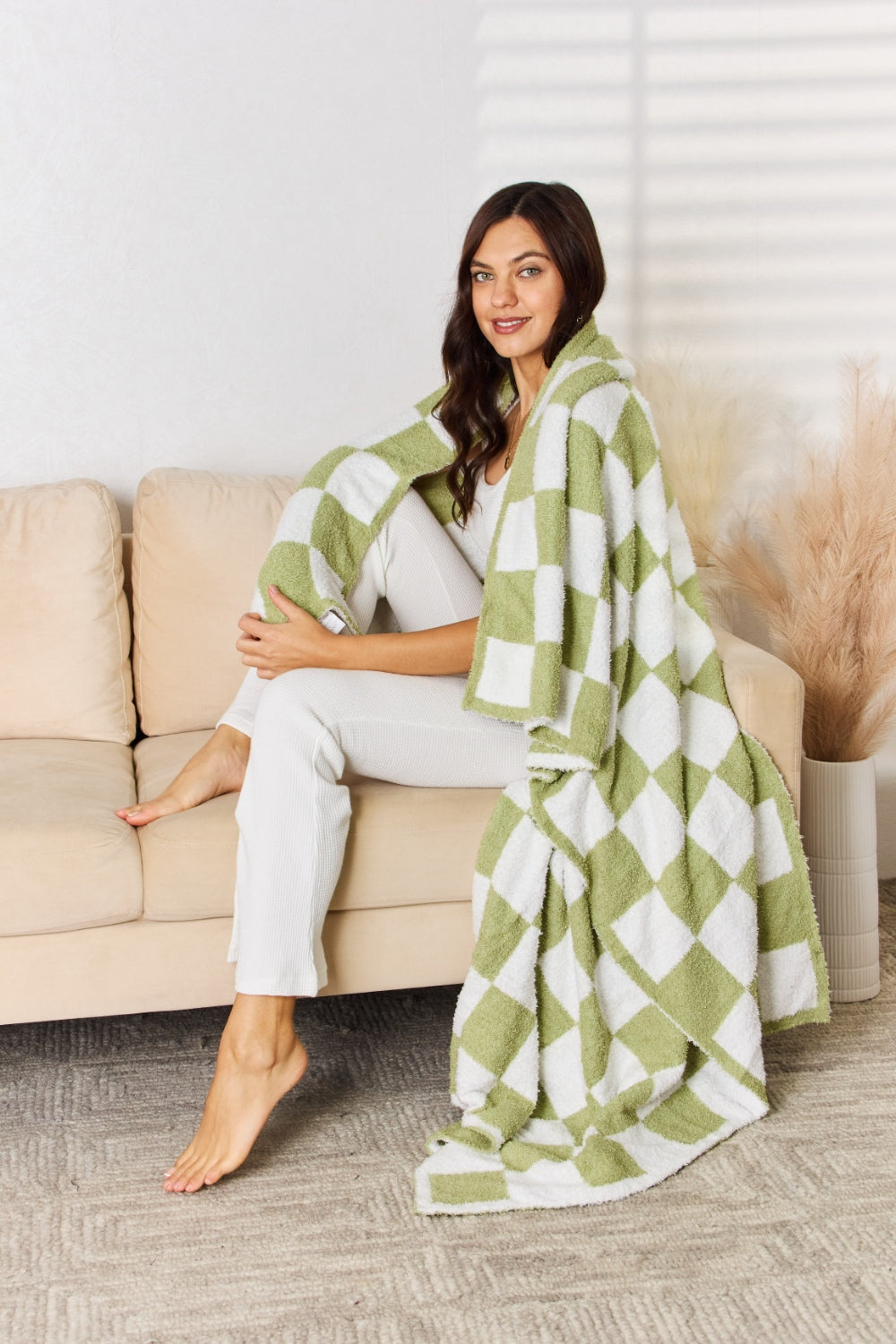 Cozy Checkered Accent Throw Blanket