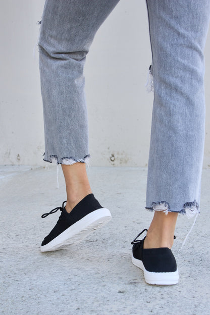 Classic Lace-Up Flat Black Sneakers