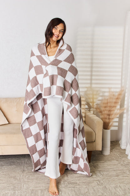 Cozy Checkered Accent Throw Blanket