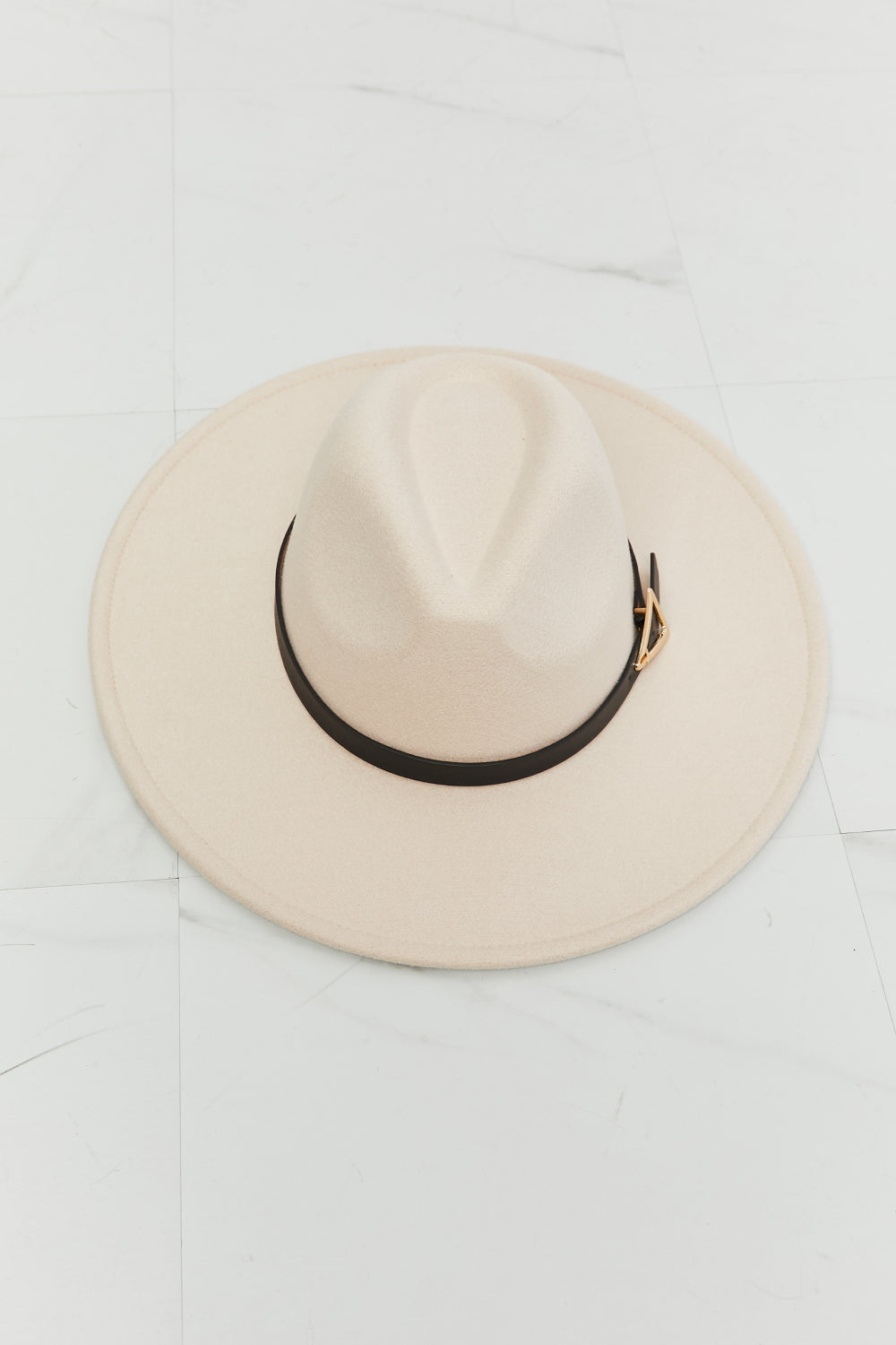 Beige Fedora with Black Belt and Gold Triangle Buckle