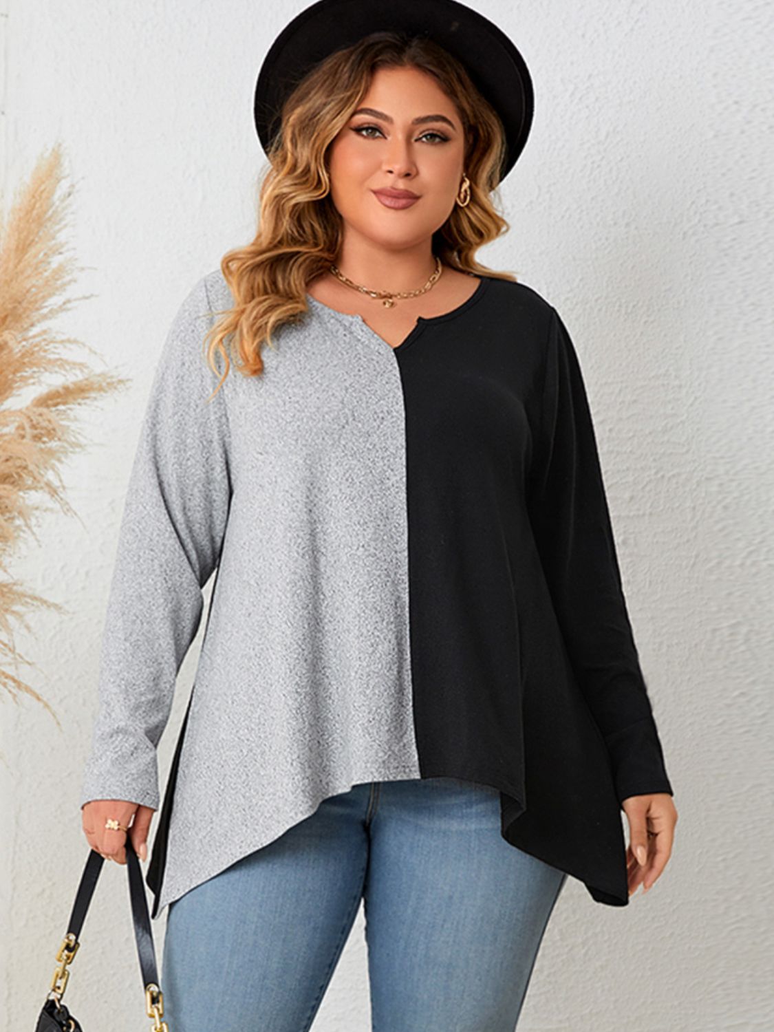 Plus Size Contrast Notched Scoop Neck Long Sleeve Tee