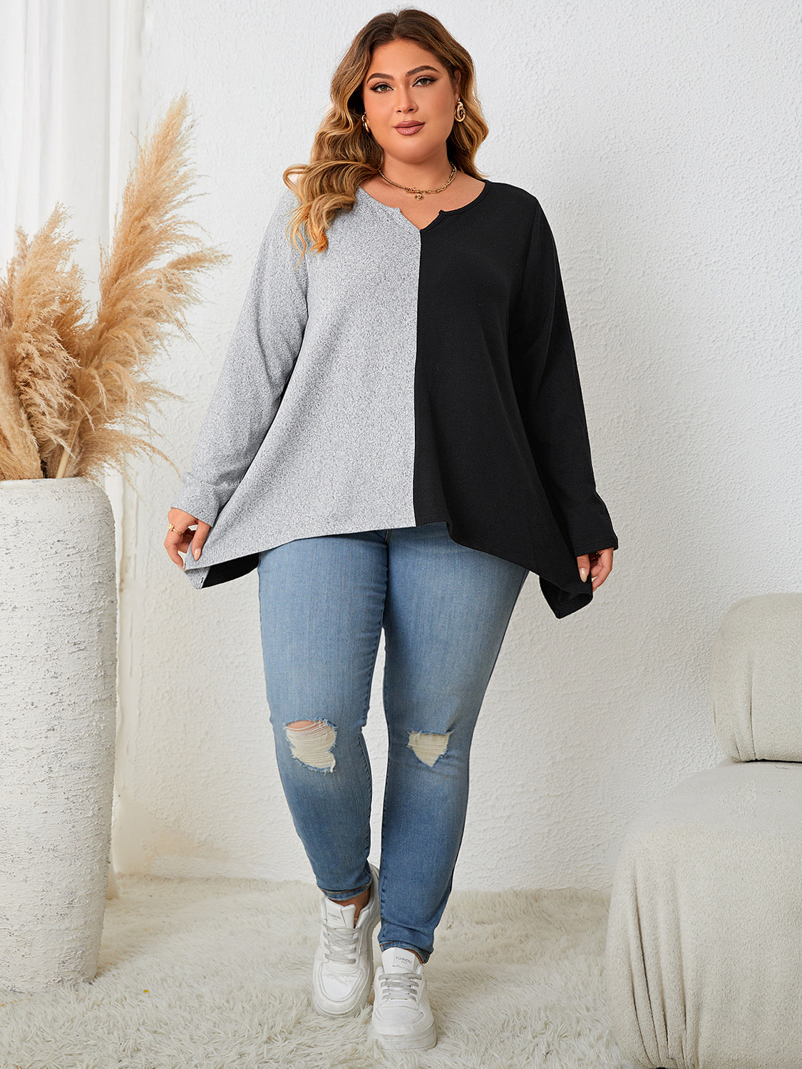 Plus Size Contrast Notched Scoop Neck Long Sleeve Tee