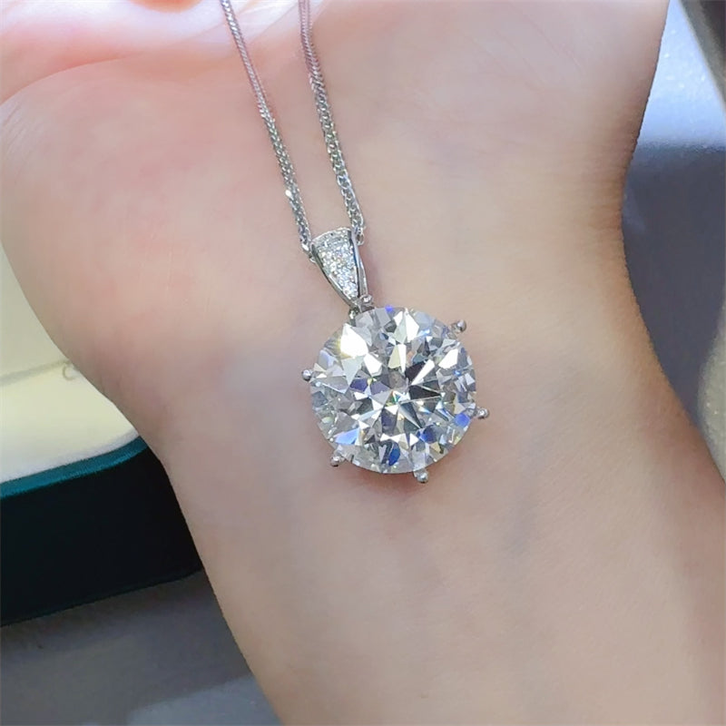 10 Carat Platinum-Plated Sterling Silver Statement Pendant Necklace